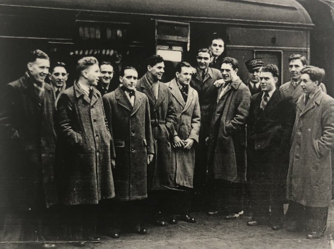 That’s them just about to leave the Central heading for Birmingham to play Aston Villa 1947, they’ve no kicked a baw in ages due tae the bad weather.