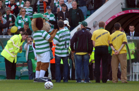 Villarreal Celtic Submari CSC on Visit to Celtic Park (Apr 2006)