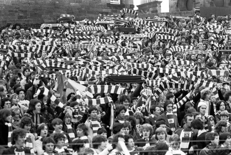 Celtic Scarves - The Celtic Wiki Celtic Scarves - The Celtic Wiki