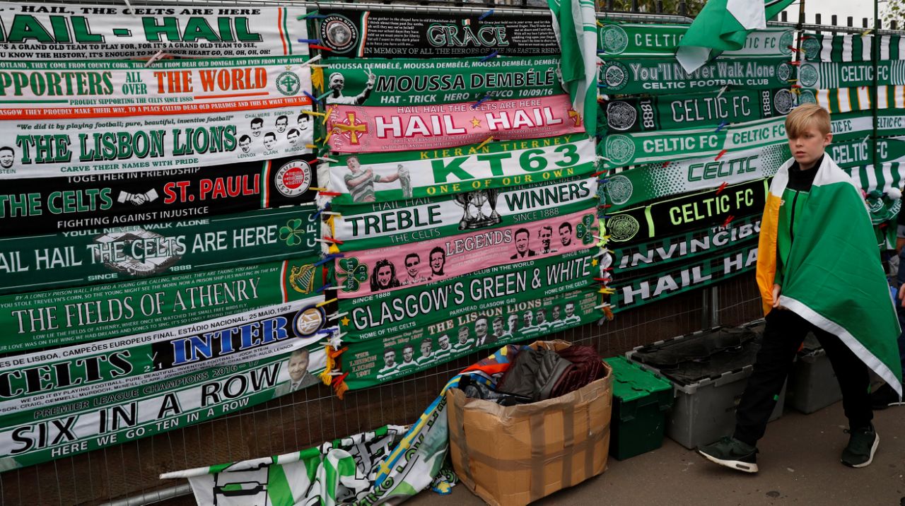 Celtic Scarves - The Celtic Wiki Celtic Scarves - The Celtic Wiki