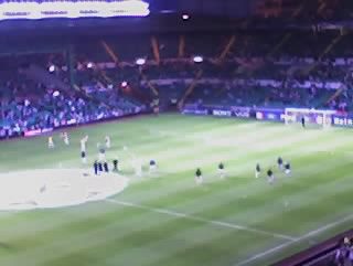 ScoCeltic - 2 (Zurawski 62, Vennegoor of Hesselink 66) Hibs - 1 (Brown 7)