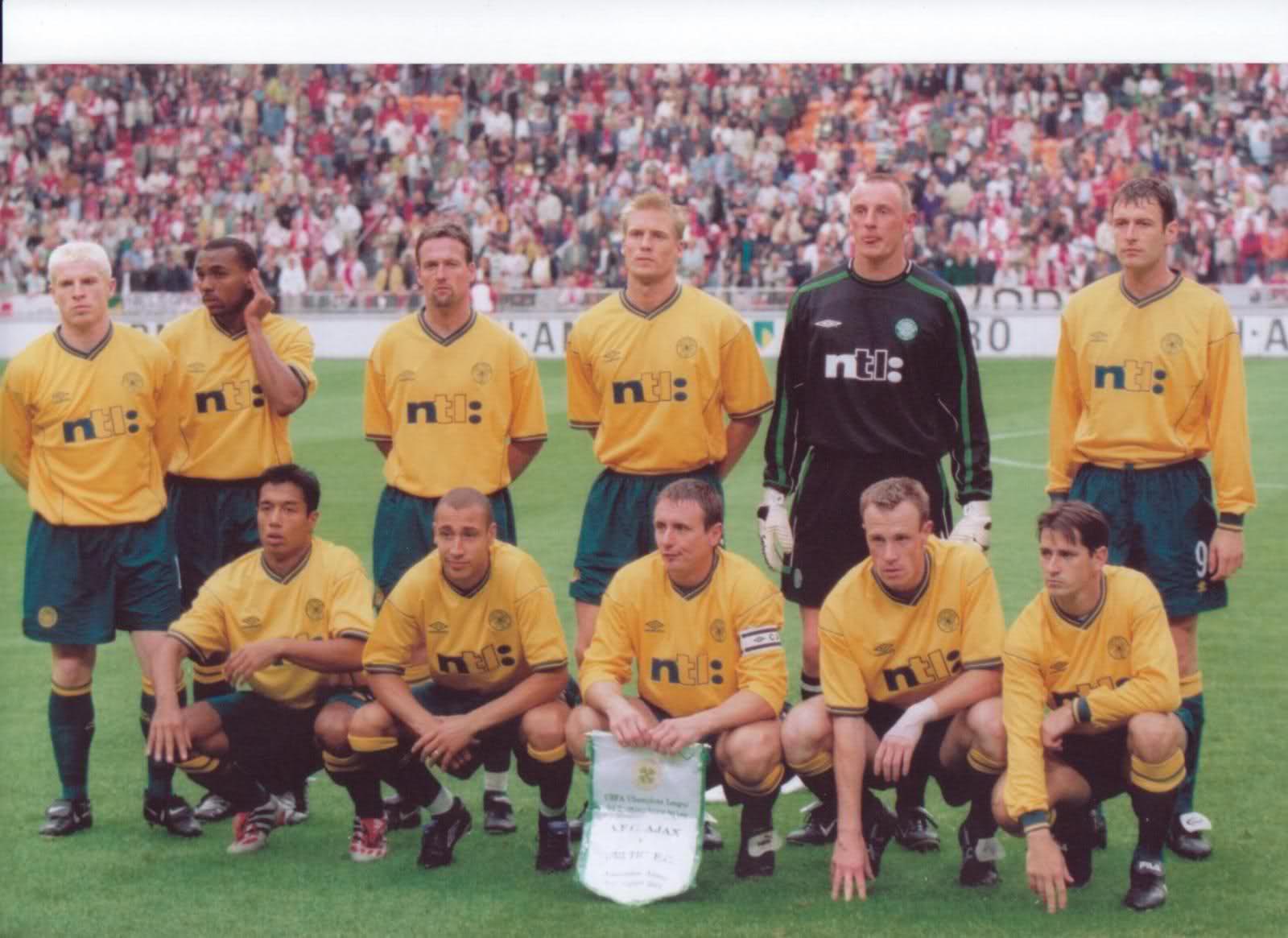 Celtic team line-up 2001-02 - Pic