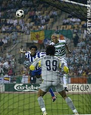Henrik scores v Porto 2003