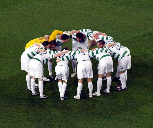 Huddle - Pic